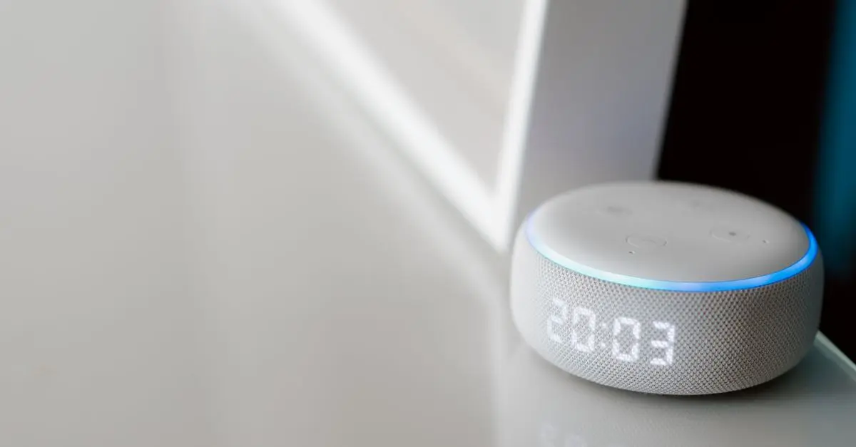 5 dispositivos IoT esenciales para tu hogar inteligente
